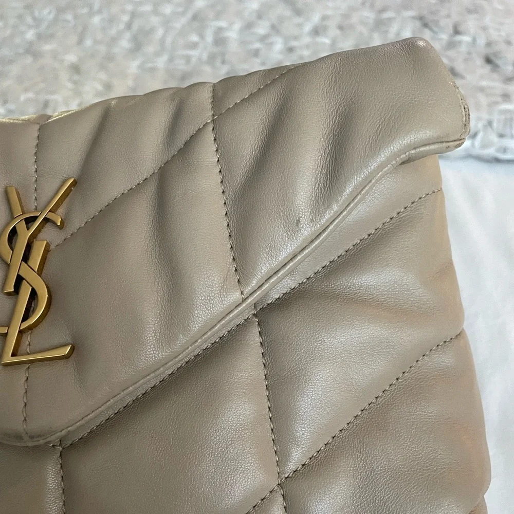 • Saint Laurent "LouLou" crossbody bag 
with 22.4" drop.
6.1"H x 9"W x3.3 d - Picture 7 of 7